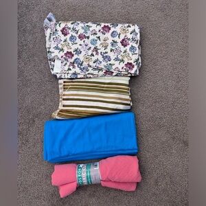 Mixed Lot of Floral Pattern Fabric Crafters Material Art Crafts